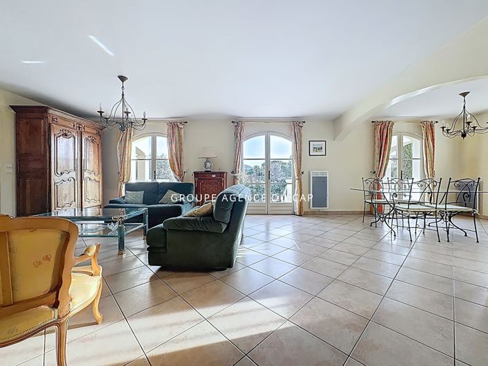 Image No.5-4 Bed House for sale