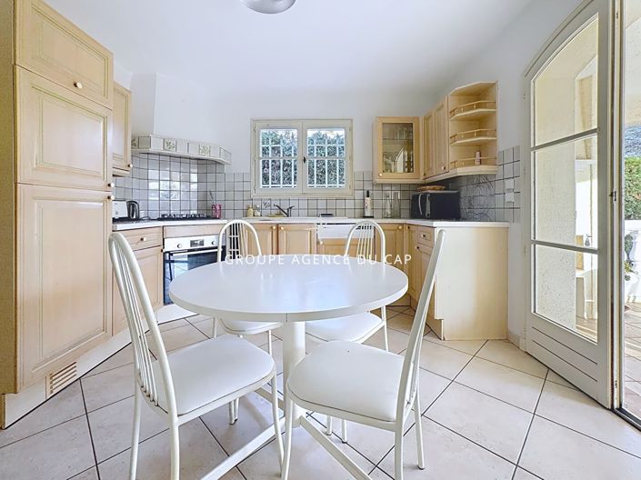 Image No.9-4 Bed House for sale