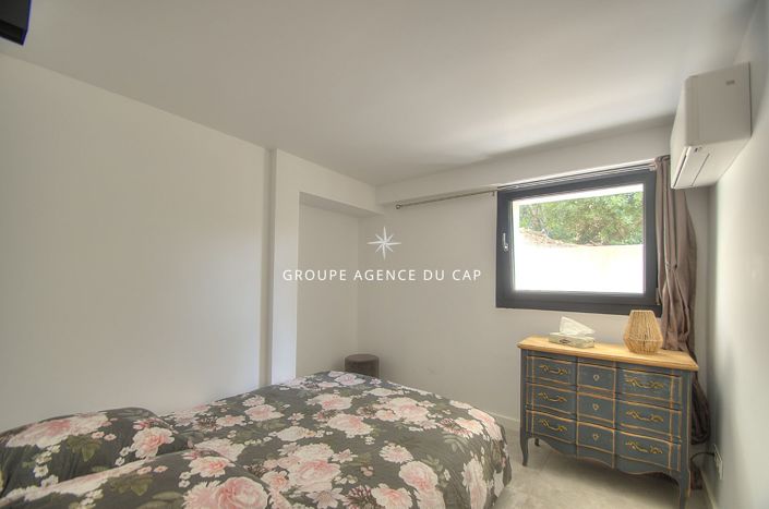Image No.16-5 Bed House for sale