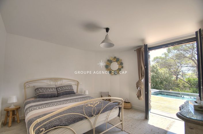 Image No.17-5 Bed House for sale