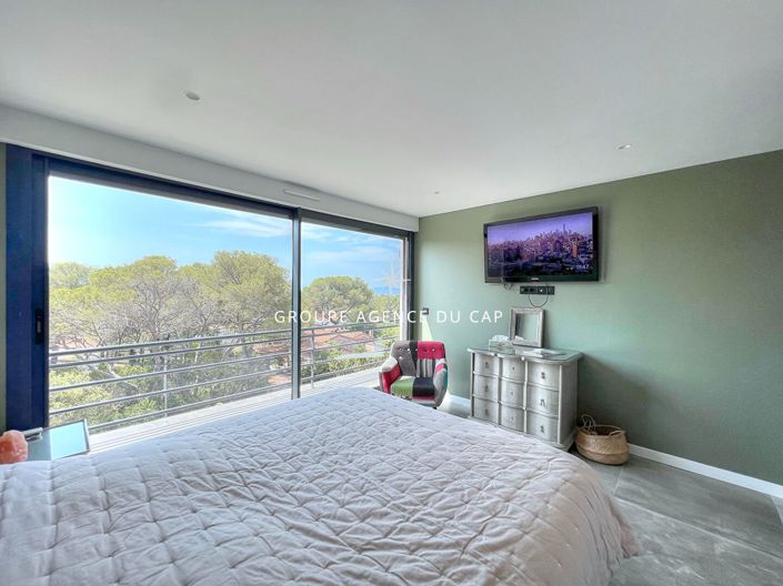 Image No.9-5 Bed House for sale