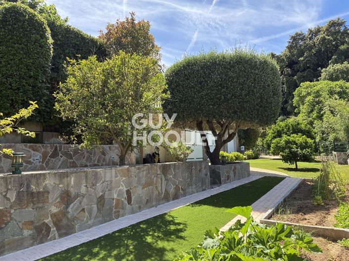 Image No.24-5 Bed House for sale