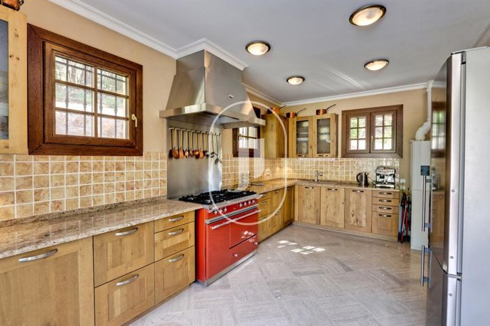 Image No.17-11 Bed House for sale