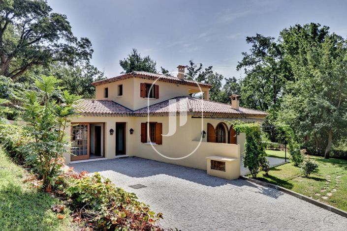 Image No.2-11 Bed House for sale