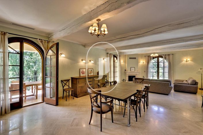Image No.7-11 Bed House for sale