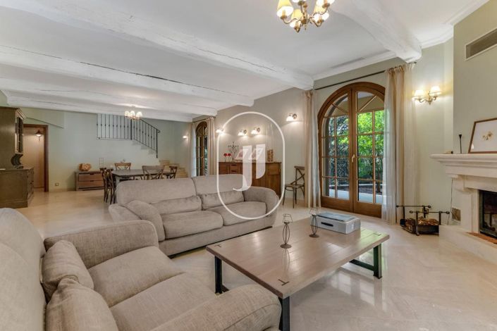 Image No.7-11 Bed House for sale