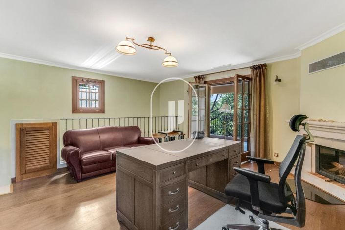 Image No.9-11 Bed House for sale