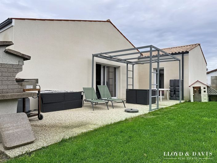 Image No.15-3 Bed House for sale