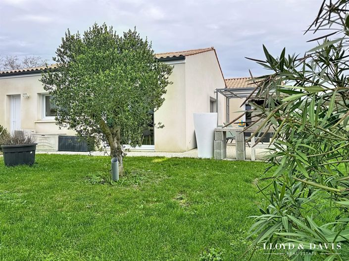 Image No.9-3 Bed House for sale