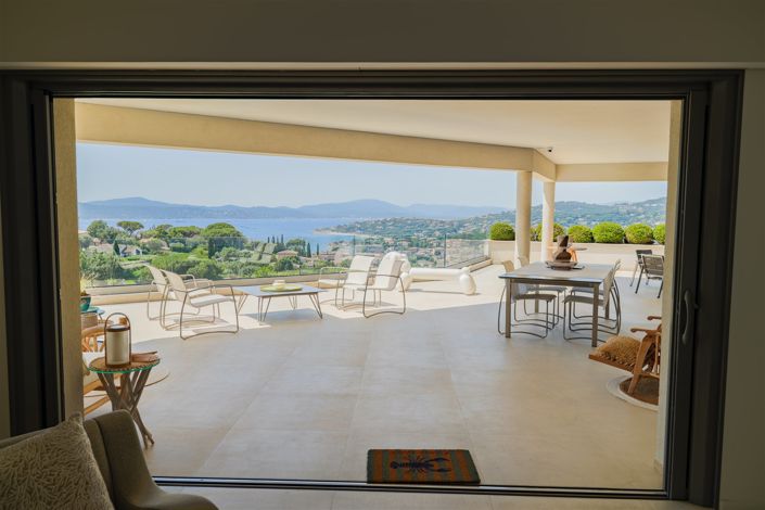 Image No.2-5 Bed House for sale