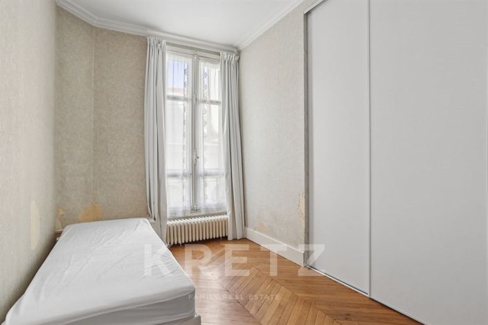 Image No.16-5 Bed Apartment for sale