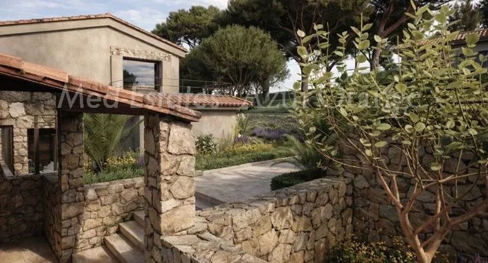 Image No.10-3 Bed House for sale