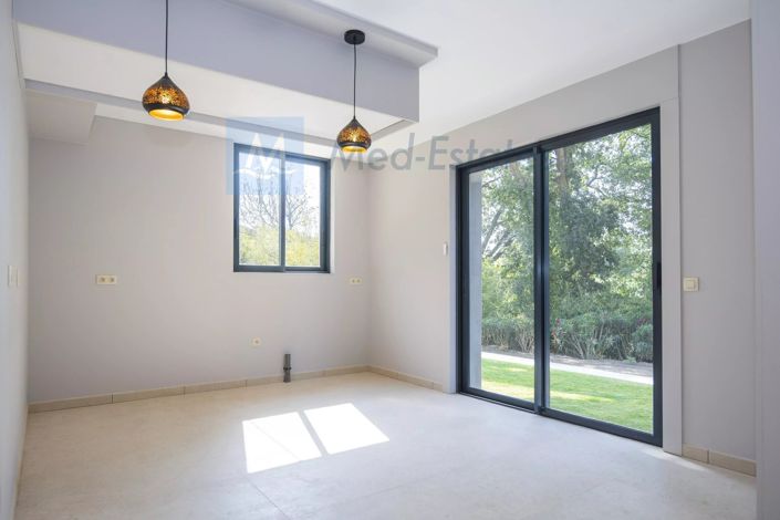 Image No.10-4 Bed House for sale