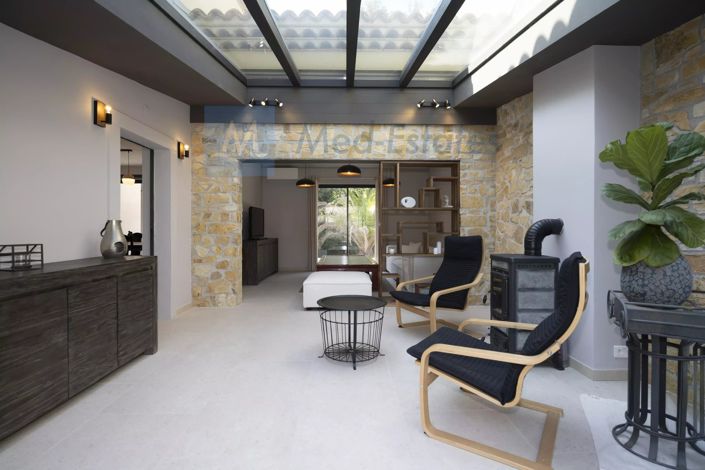 Image No.2-4 Bed House for sale