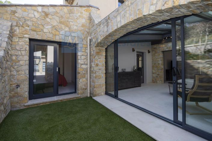 Image No.4-4 Bed House for sale
