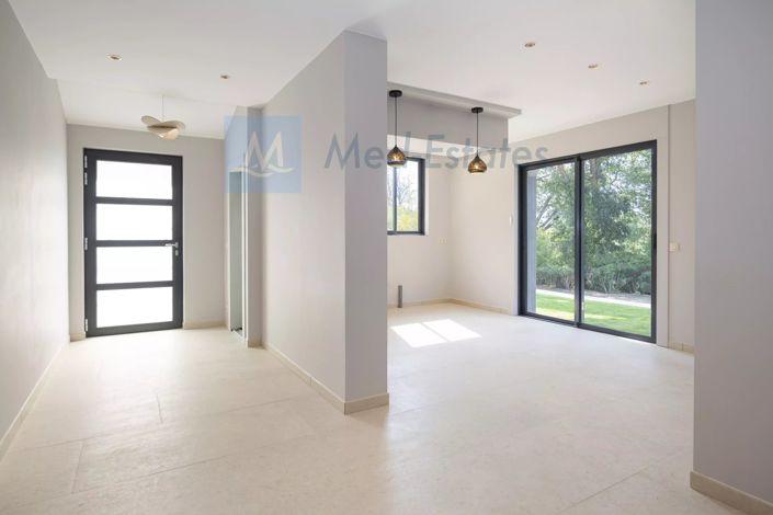 Image No.9-4 Bed House for sale