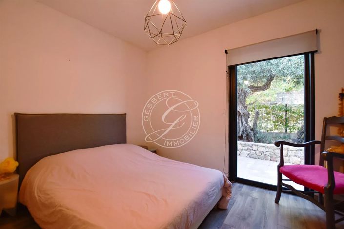 Image No.12-5 Bed House for sale