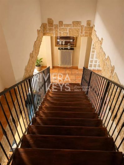 Image No.13-4 Bed House for sale
