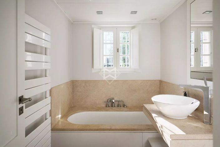 Image No.14-5 Bed House for sale