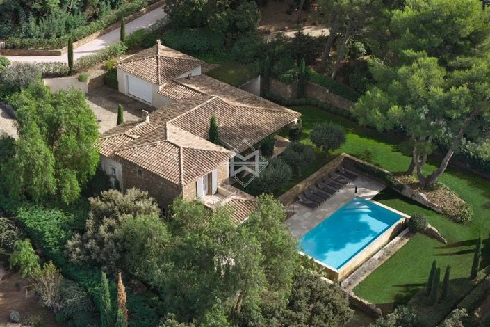 Image No.2-5 Bed House for sale
