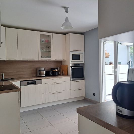 Image No.2-4 Bed House for sale
