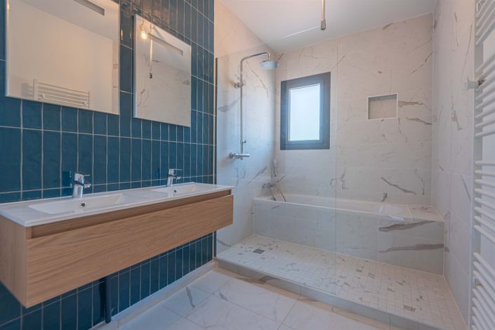 Image No.17-4 Bed House for sale