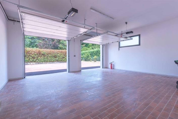 Image No.20-4 Bed House for sale