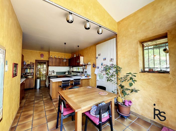 Image No.13-6 Bed House for sale