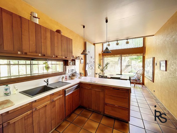 Image No.14-6 Bed House for sale
