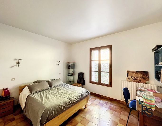 Image No.7-6 Bed House for sale