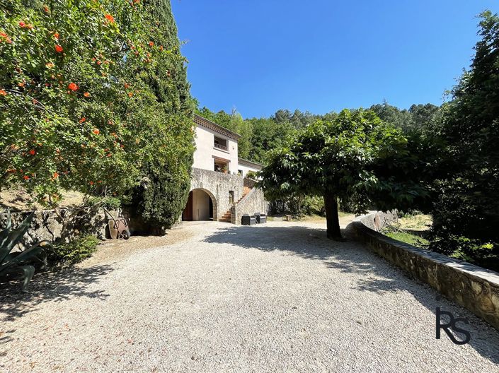 Image No.9-6 Bed House for sale