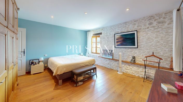 Image No.11-5 Bed House for sale