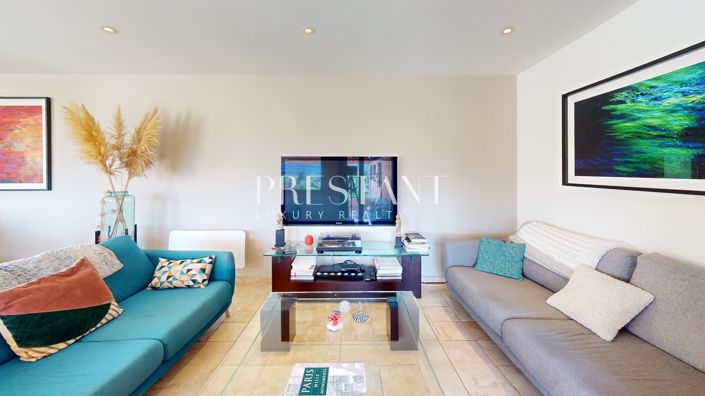 Image No.17-5 Bed House for sale