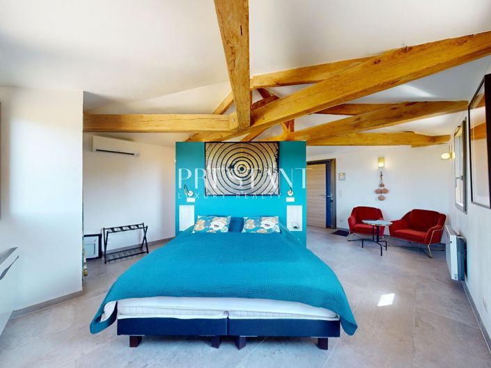 Image No.6-5 Bed House for sale