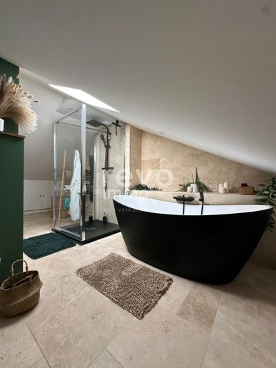 Image No.7-4 Bed House for sale
