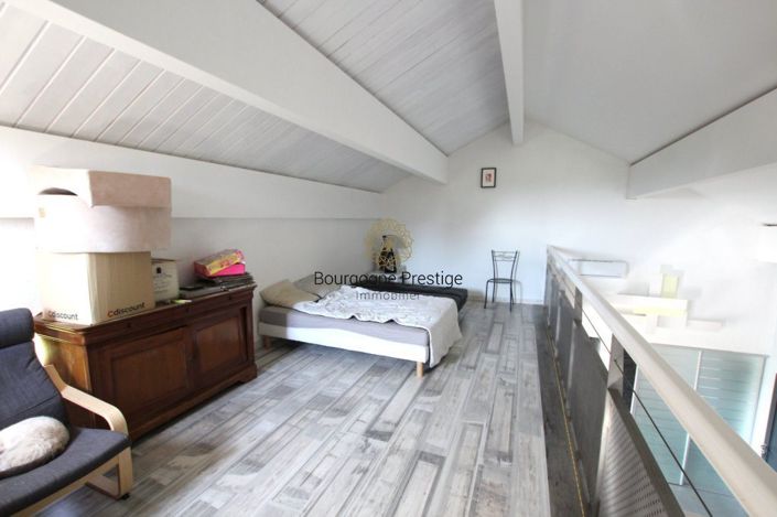 Image No.10-3 Bed House for sale