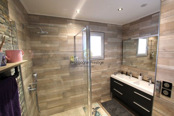 Image No.15-3 Bed House for sale