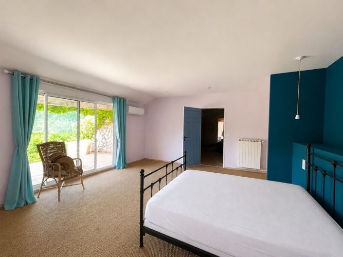 Image No.20-5 Bed House for sale