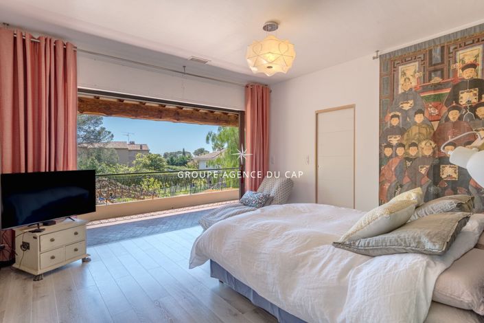Image No.8-4 Bed House for sale