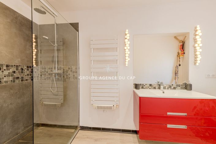 Image No.9-4 Bed House for sale