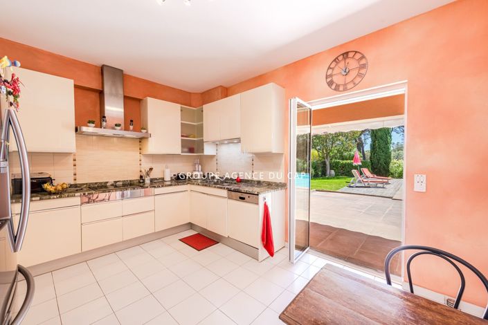 Image No.10-5 Bed House for sale