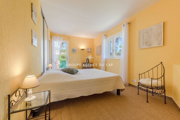 Image No.13-5 Bed House for sale