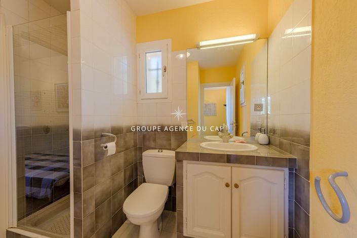 Image No.14-5 Bed House for sale