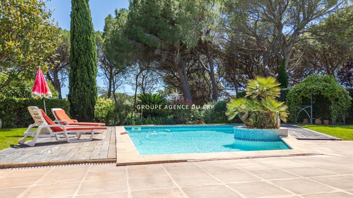 Image No.17-5 Bed House for sale