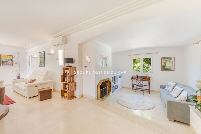Image No.5-5 Bed House for sale