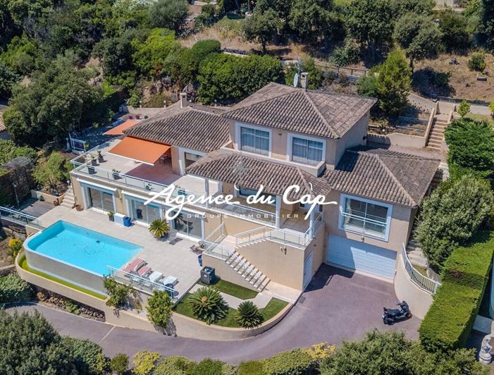 Image No.12-6 Bed House for sale