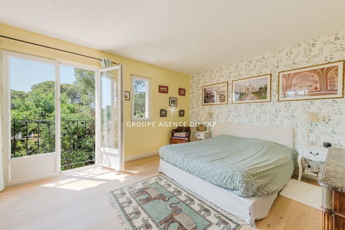 Image No.16-5 Bed House for sale