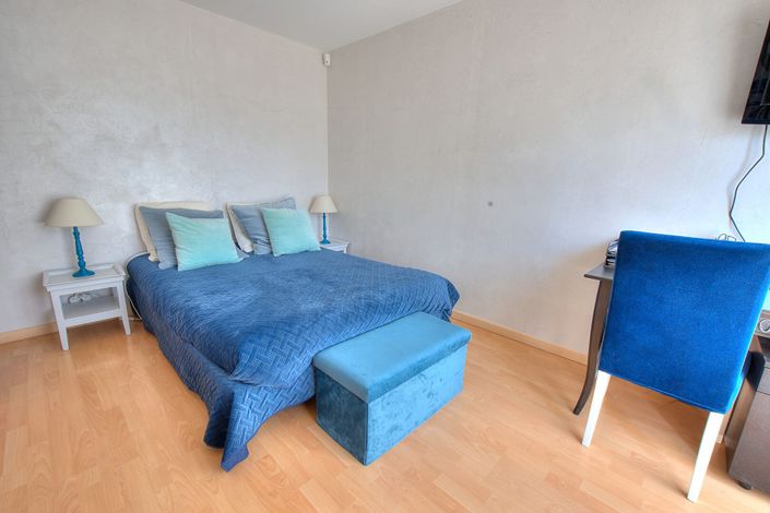 Image No.16-4 Bed House for sale