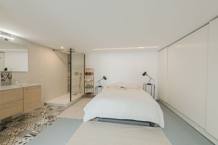Image No.16-5 Bed House for sale