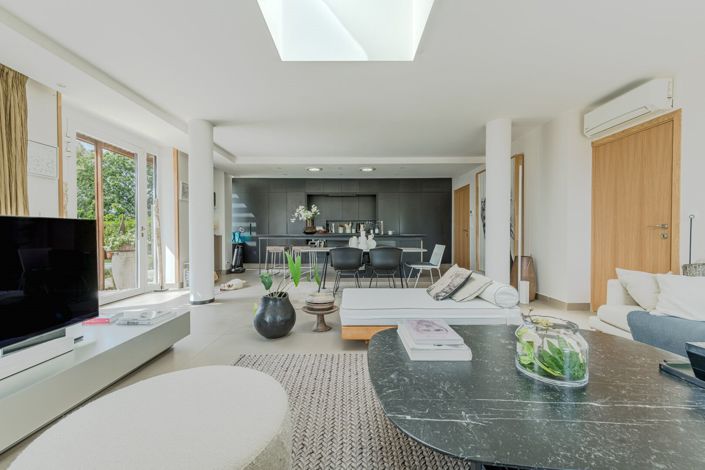 Image No.3-5 Bed House for sale